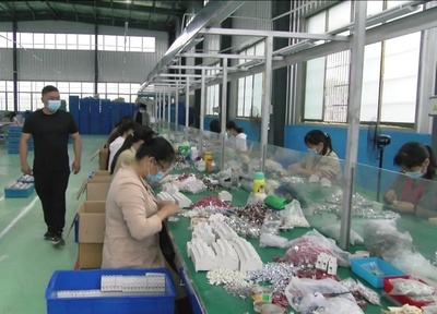 圖說通城 創(chuàng)新人事勞動代理服務，助力穩(wěn)步脫貧